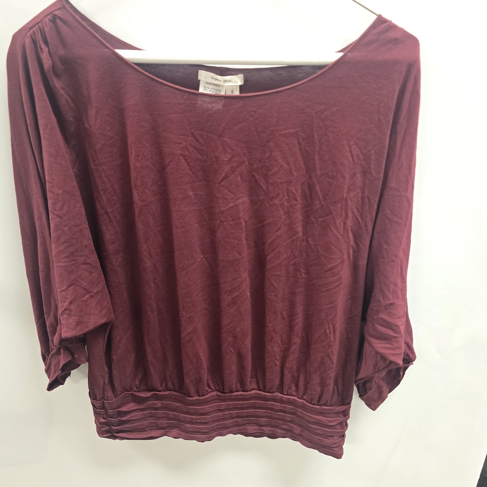 Women's Burgundy Top
